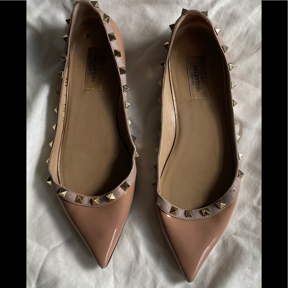 SOLD 🌟🌟🌟Valentino Garavani Rockstud